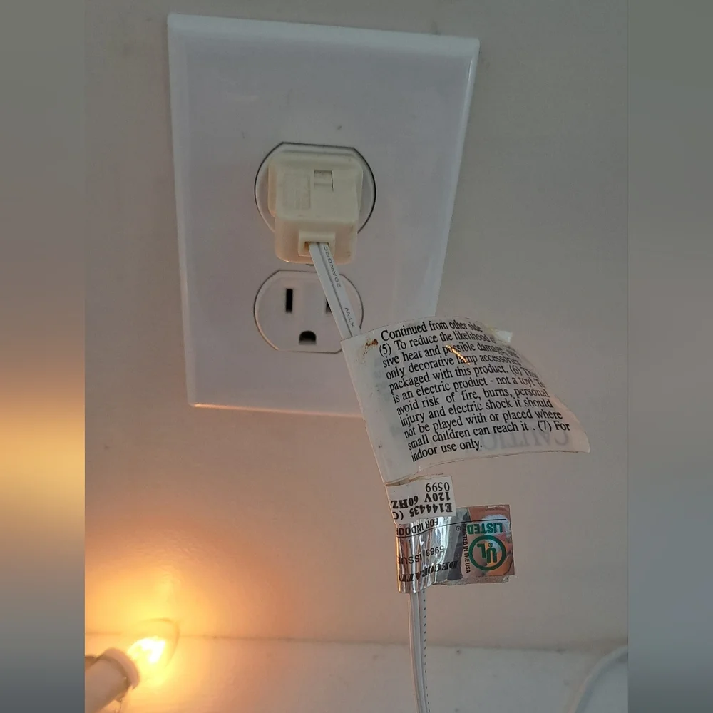 Vintage 90s 3 Bulb Village Set Of String Lights.